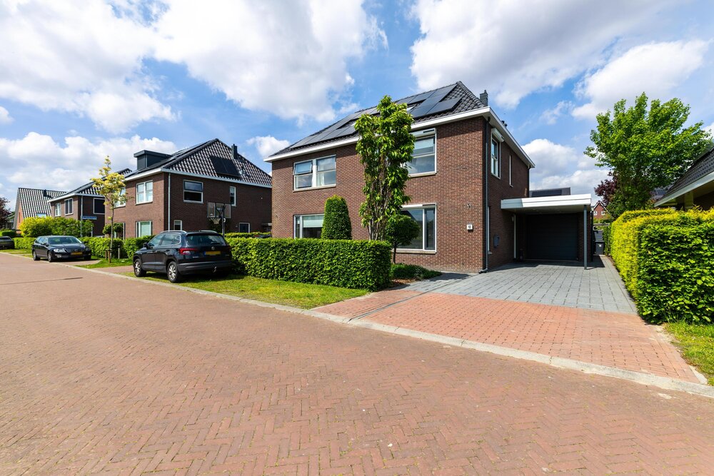 Menkarstraat 12